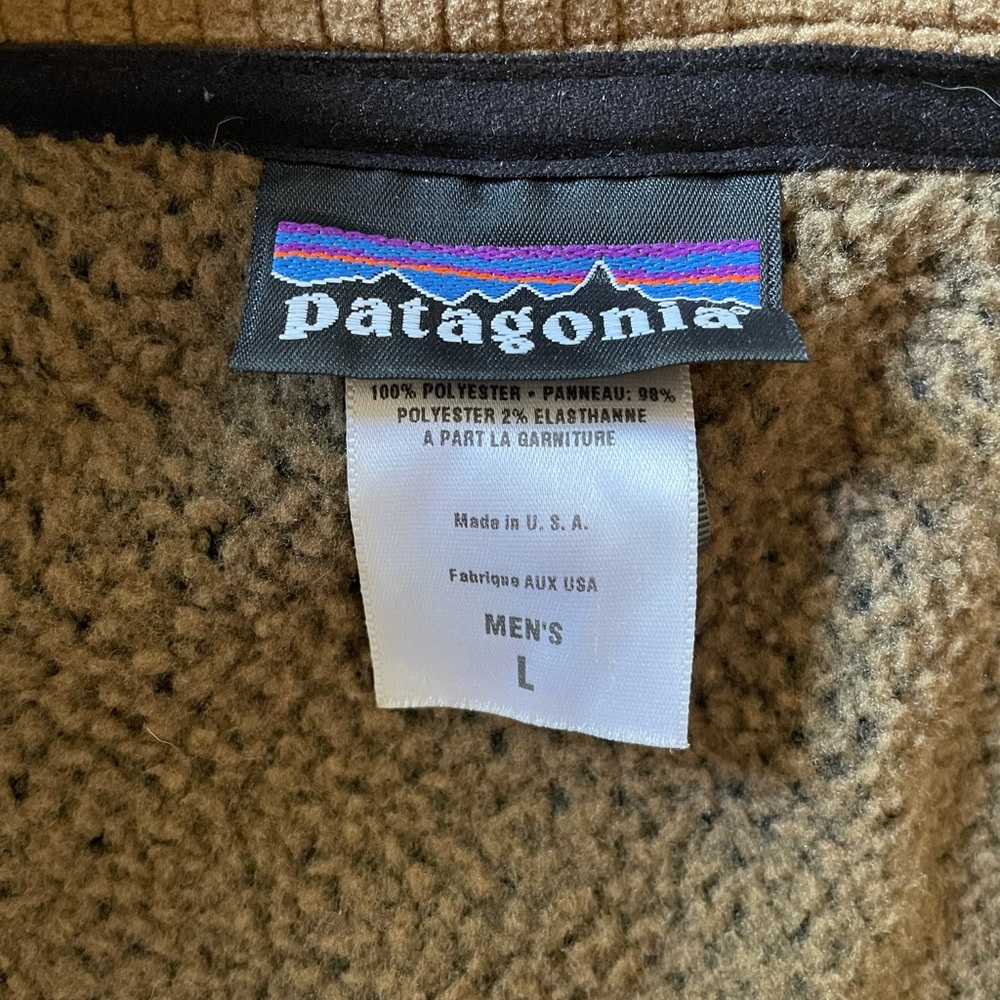 Fuzzy Patagonia full zip jacket. brown. Size L